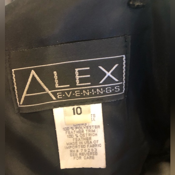 Alex Evening US women size10 black cocktail dress with ostrich feather detailing - Picture 6 of 6